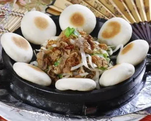 4-Hour Private Illuminated Beijing Tour with Authentic Chinese Dinner on Hutong Street